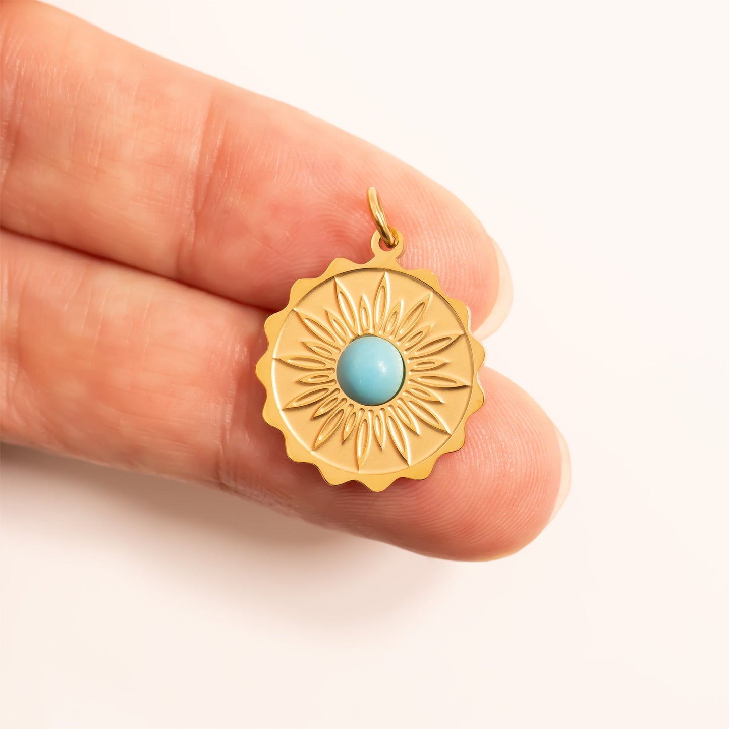 Saltwater Daisy Charm